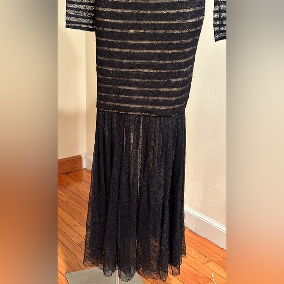Tadashi Shoji Mermaid Delicate All Lace Gown SZ 4 Black Lace Beige Line … - Picture 2 of 16